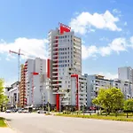 A2 1 Bedroom Modern Apartment *