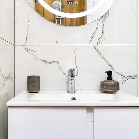 1br Modern And Cozy With Free Parking Apartment *