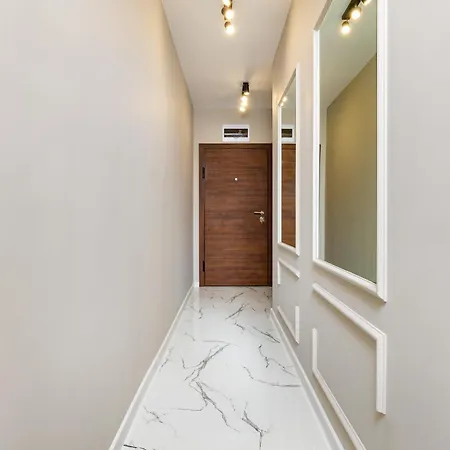 Apartment 1br Modern And Cozy With Free Parking